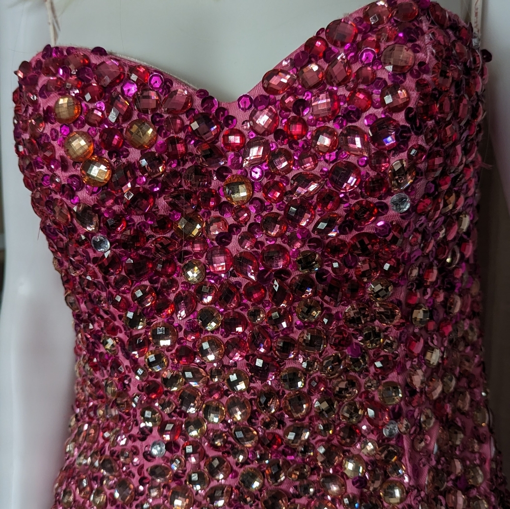 Beautiful sparkling dress!